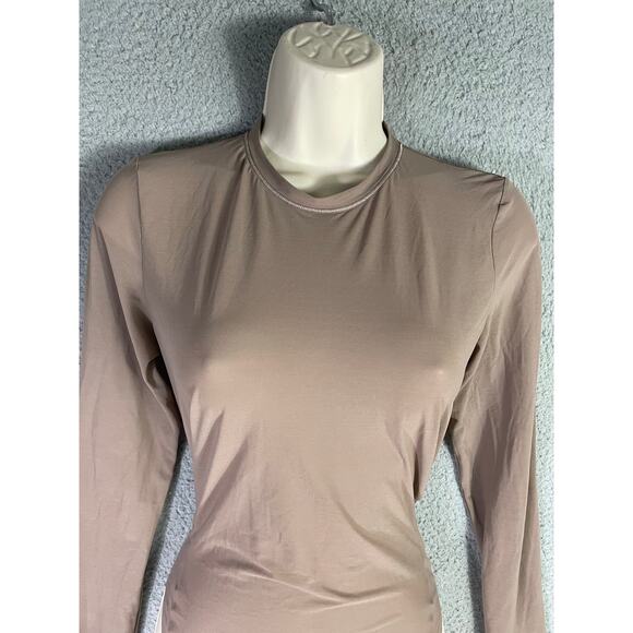 Lululemon Long Sleeve Bodysuit Beige Snap Closure Stretchy Womens Large Set of 2 - Picture 10 of 11